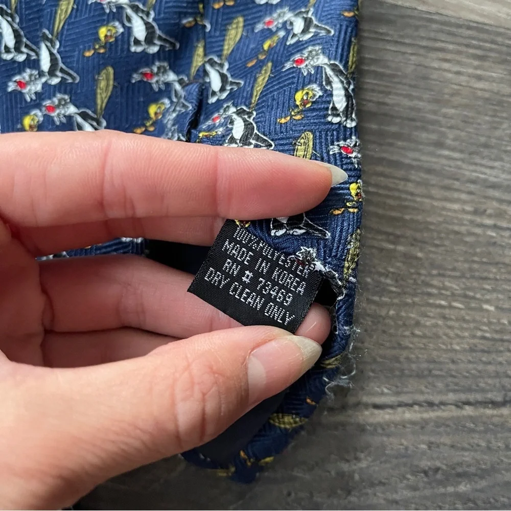 Warner Bros. Y2K Looney Tunes Navy Blue Tie with Cartoon Character Design